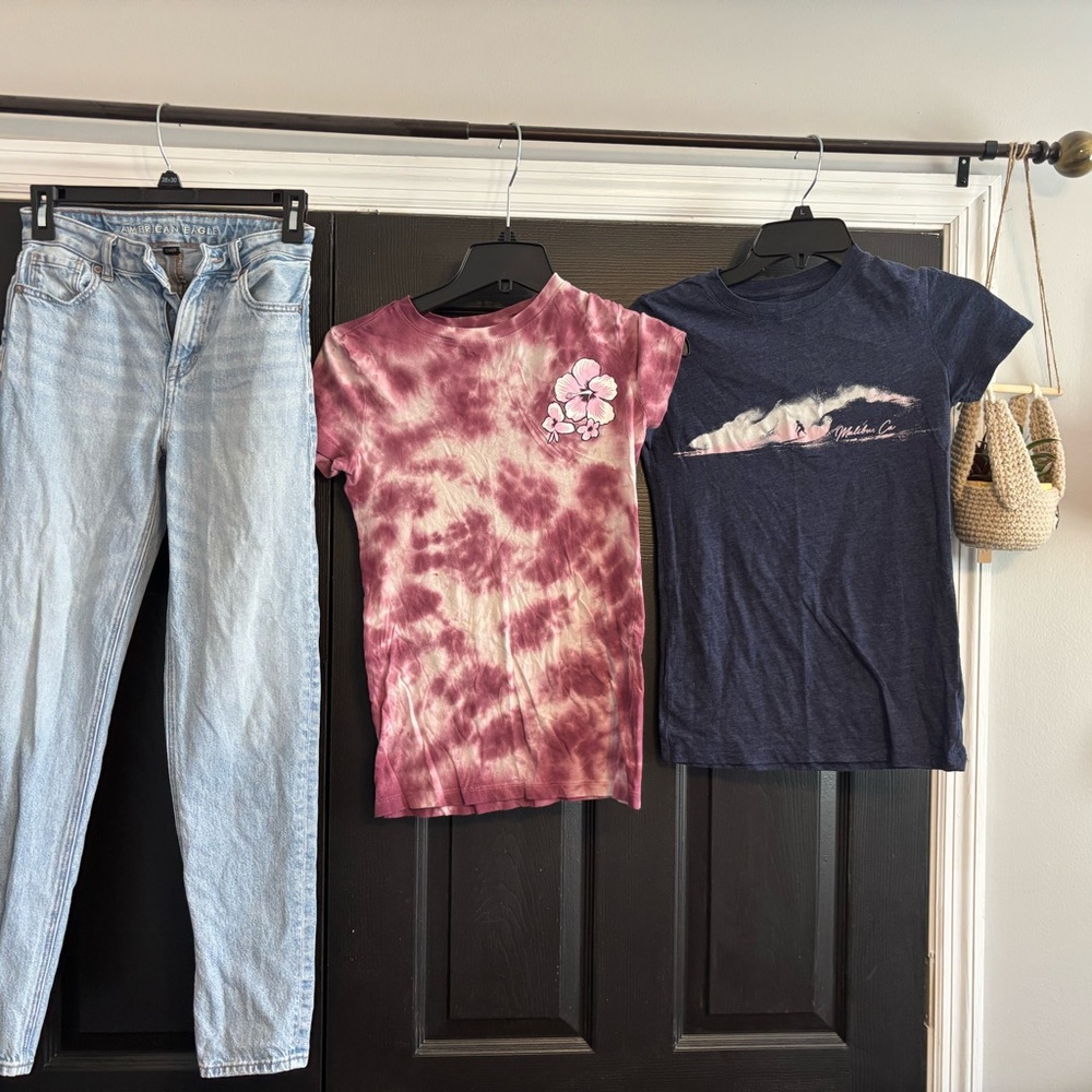 Lot of 3- 2 small shirts and American Eagle jeans size 00